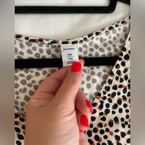 Old Navy spotted/animal print ruffle sleeve blouse xxl - Picture 3 of 6